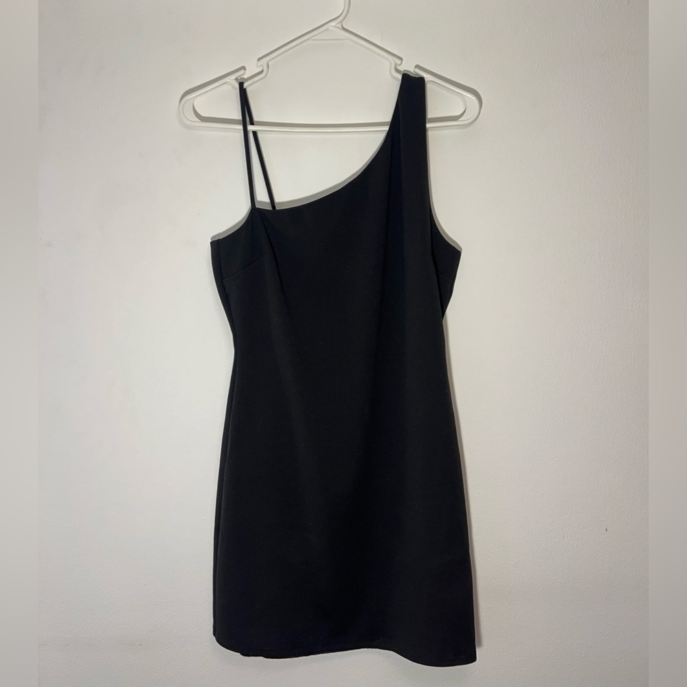 Lulus Black Asymetrical Cocktail Dress 🖤